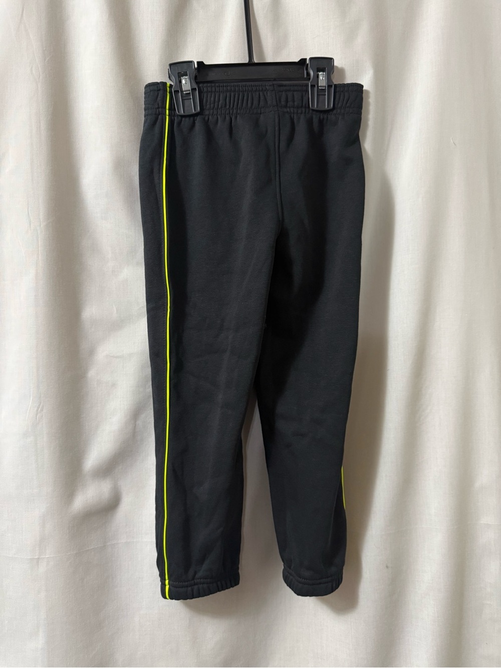 NWT Under Armour Black, Gray & Neon Yellow Boys 4T Hoodie Set 0158 - Picture 6 of 14